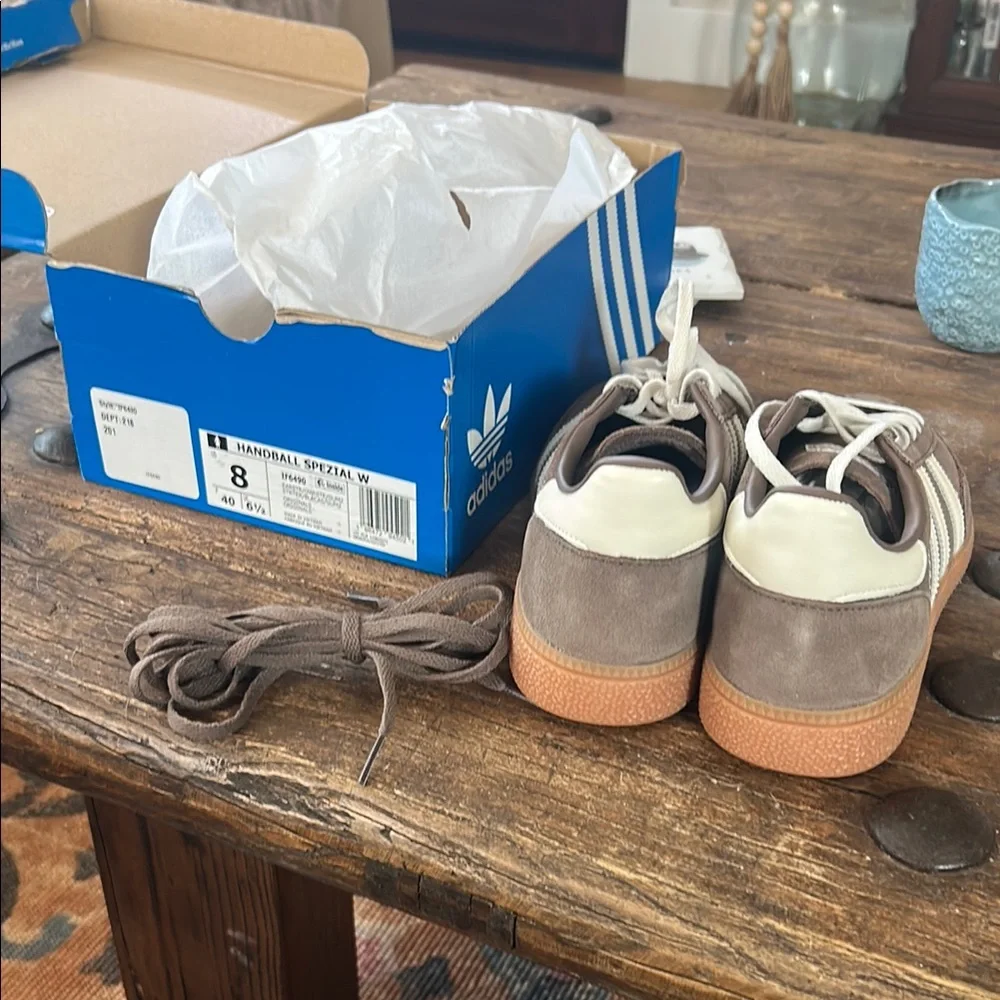 Adidas Handball Spezial Earth/White/Gum Sneakers. Brand New in Box. - Picture 5 of 6